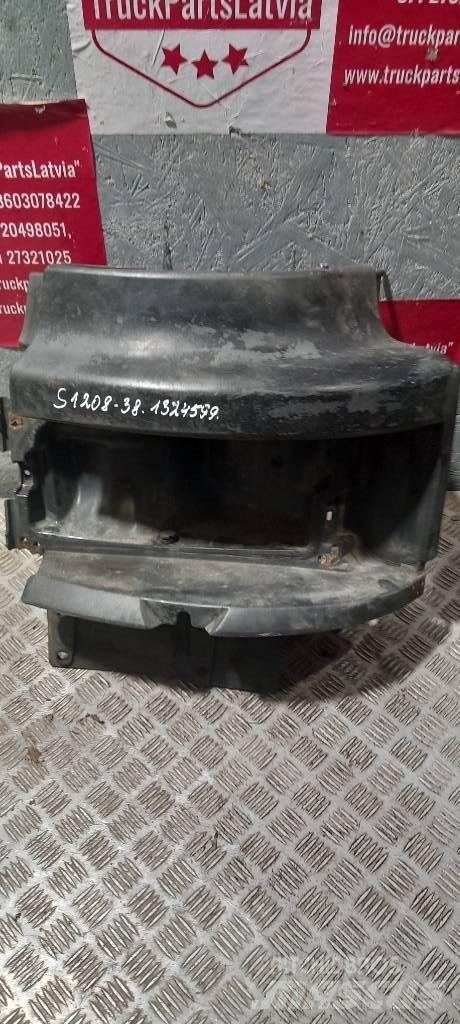 Scania 94 D.  1324599 Cabine e interni