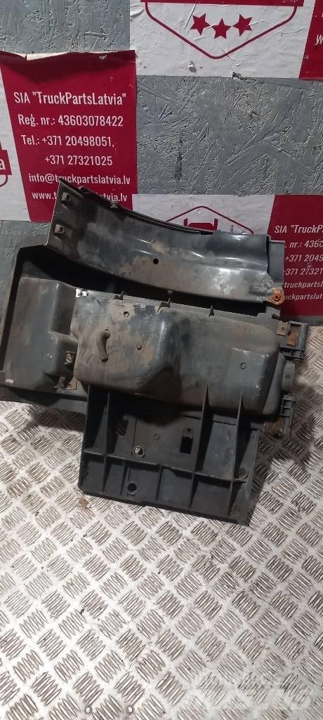 Scania 94 D.  1324599 Cabine e interni