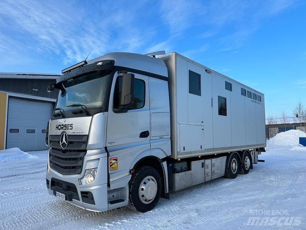 Mercedes-Benz Actros Camion per trasporto animali