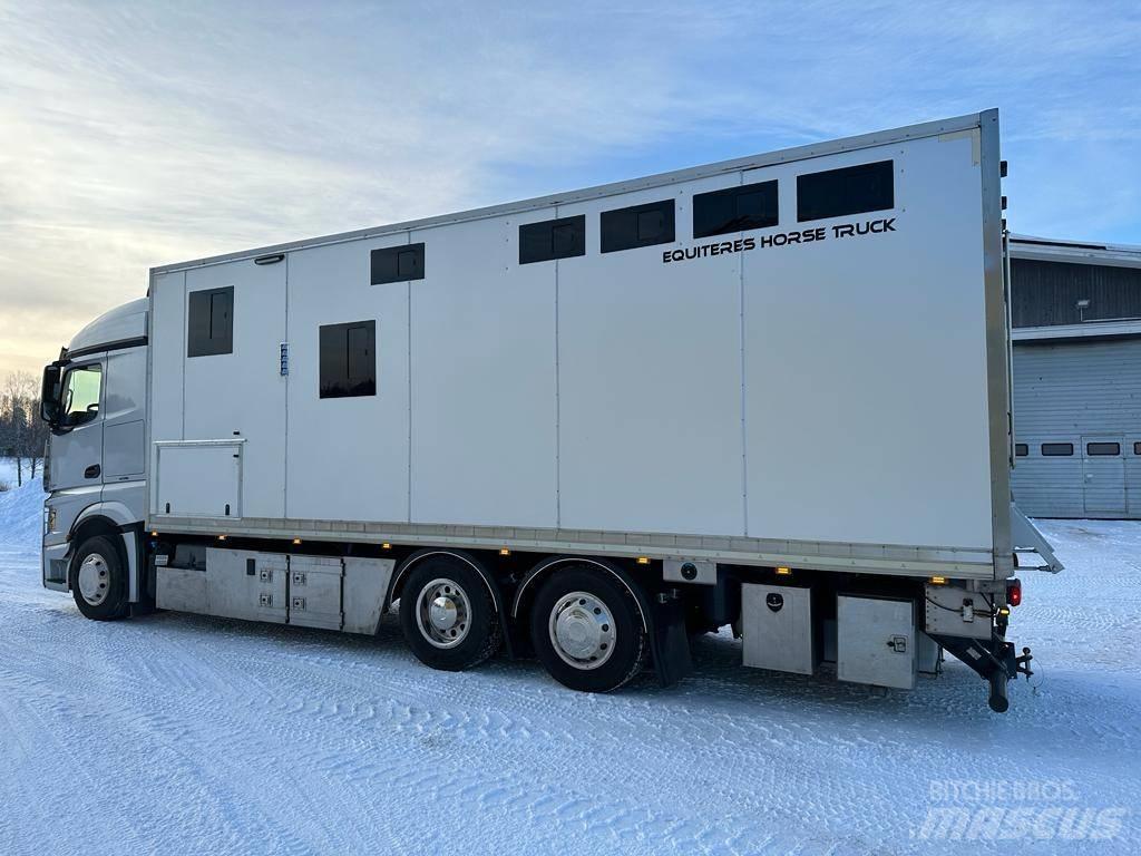 Mercedes-Benz Actros Camion per trasporto animali