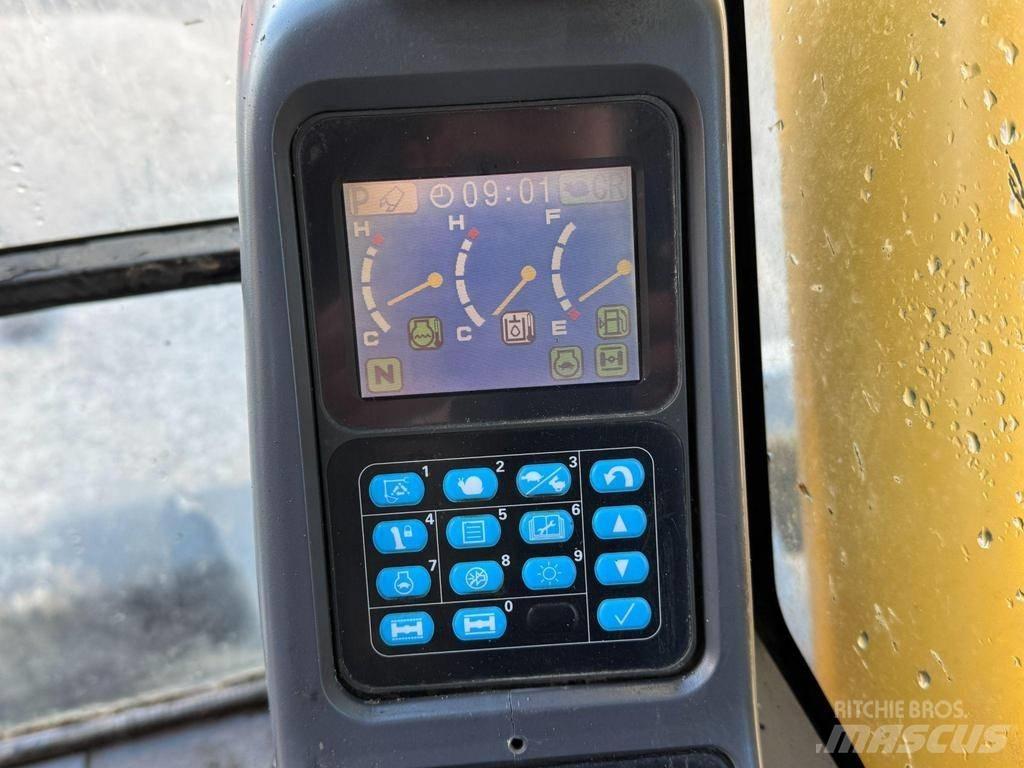 Komatsu PW 160-7 Escavatori gommati