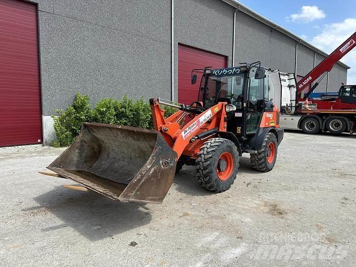Kubota R065 Pale gommate