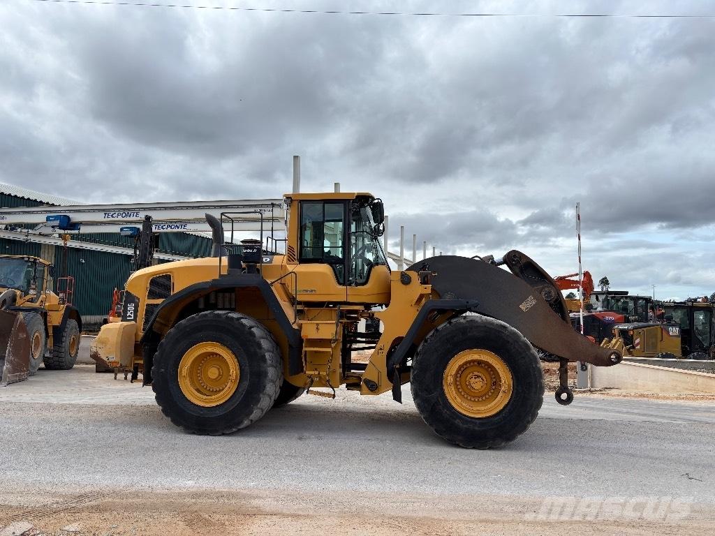 Volvo L 250 G Pale gommate