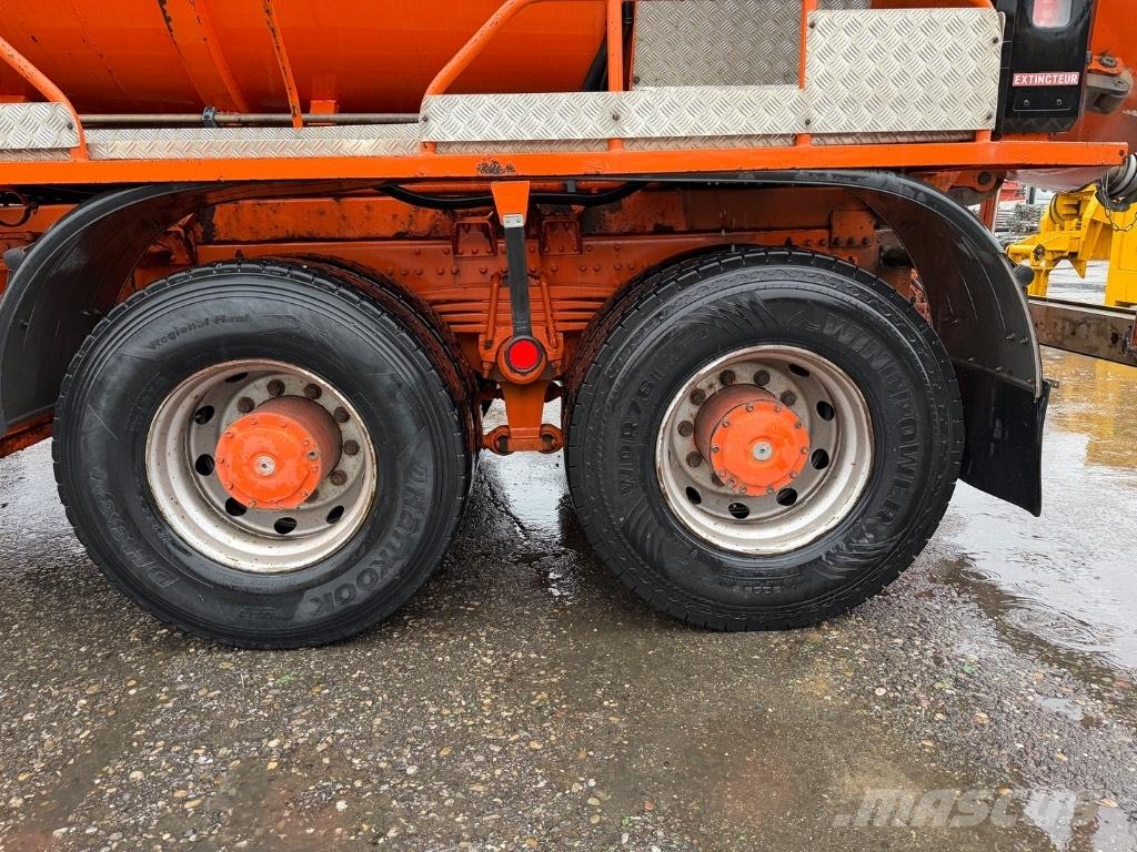 MAN 32.402 VF 8x4 Camion autospurgo