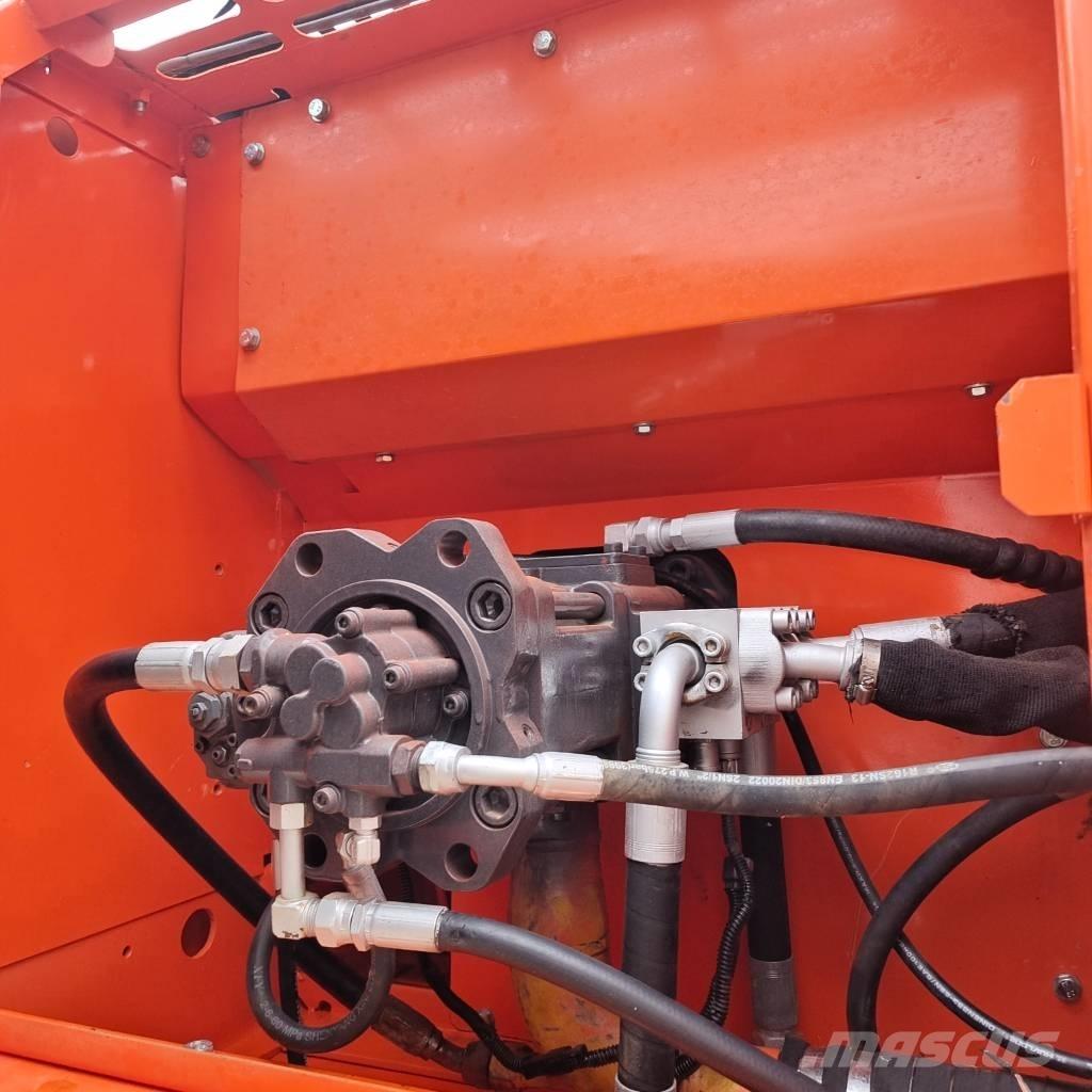 Doosan DX 225 LC Escavatori cingolati