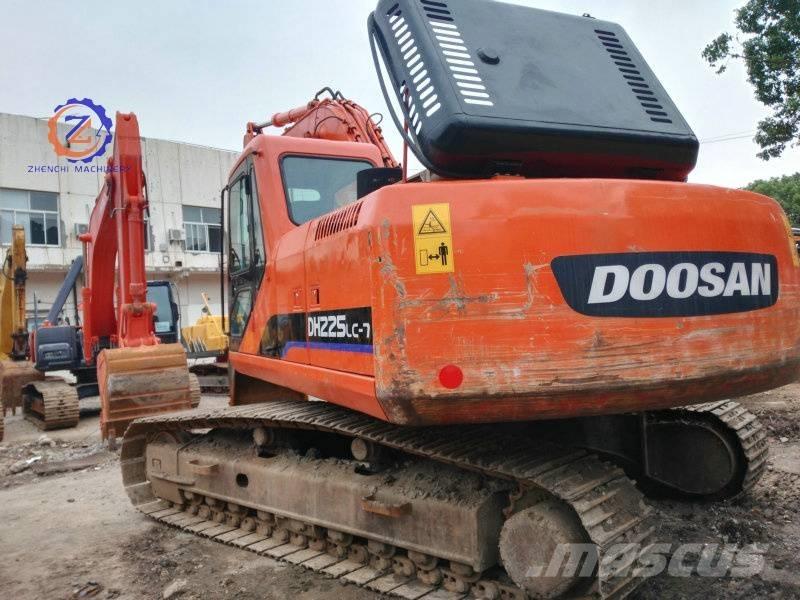Doosan DH 225 LC-7 Escavatori cingolati