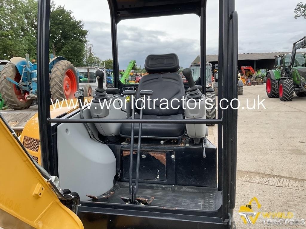 CAT 302.7 D CR Miniescavatori