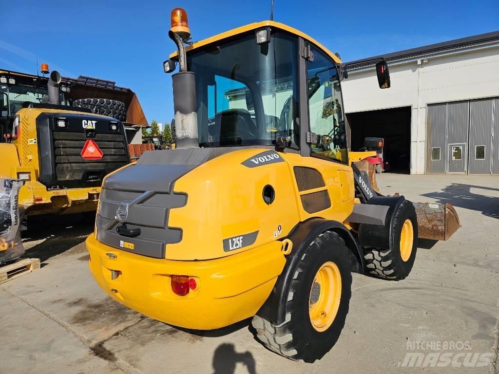Volvo L 25 F Pale gommate