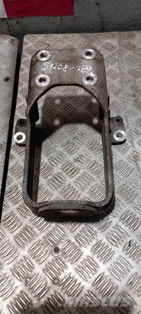 Scania 94 D.   1409347 Cabine e interni