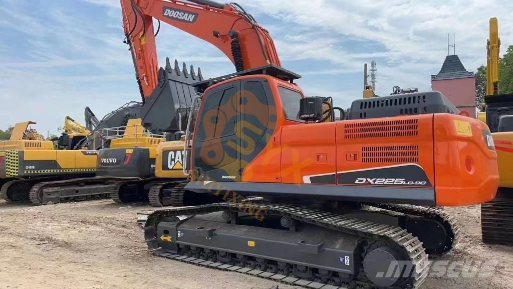 Doosan DX 225 LC Escavatori cingolati