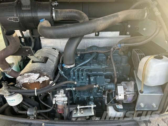 Kubota R 082 Pale gommate