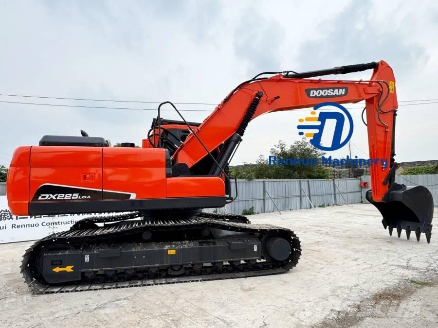 Doosan DX 225 LCA Escavatori cingolati