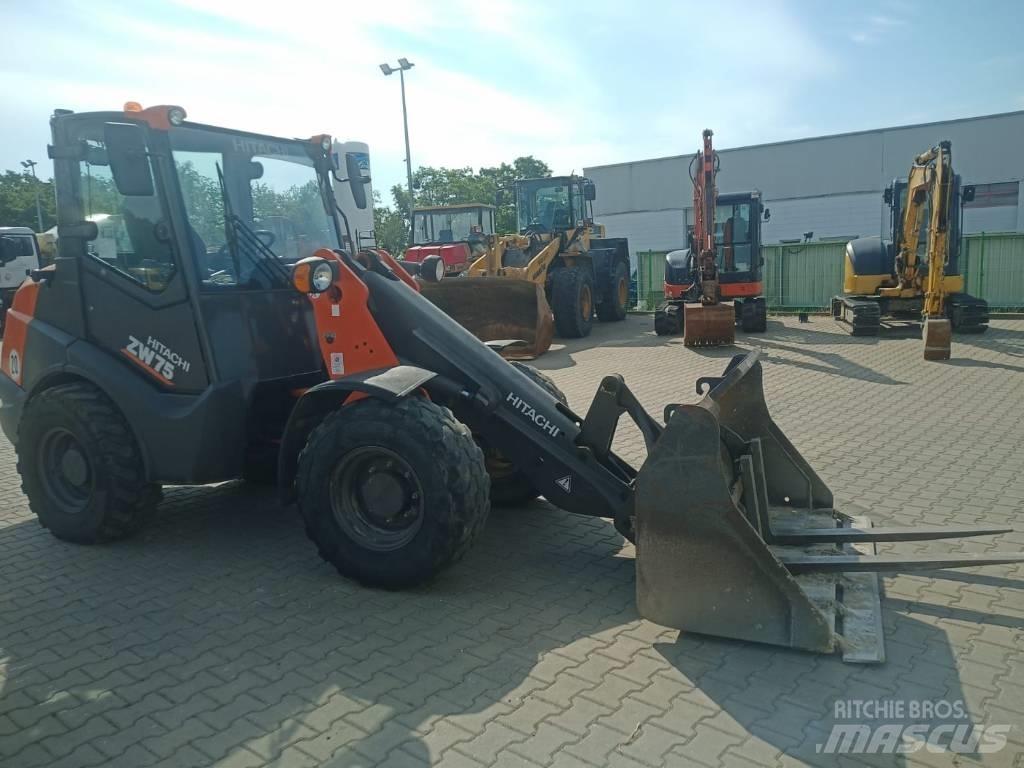 Hitachi ZW 75 Pale gommate