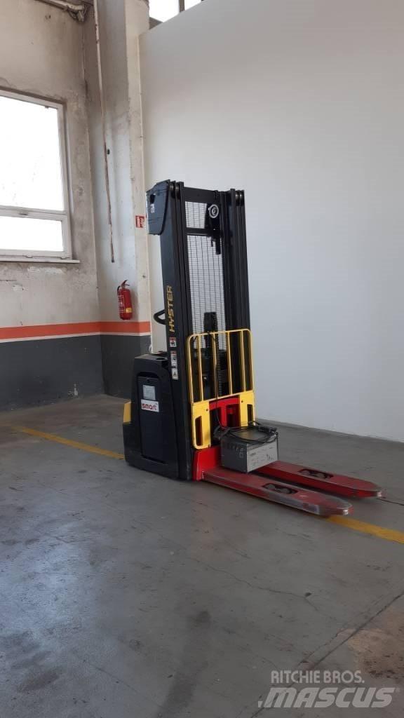 Hyster S1.6 Transpallet uomo a terra