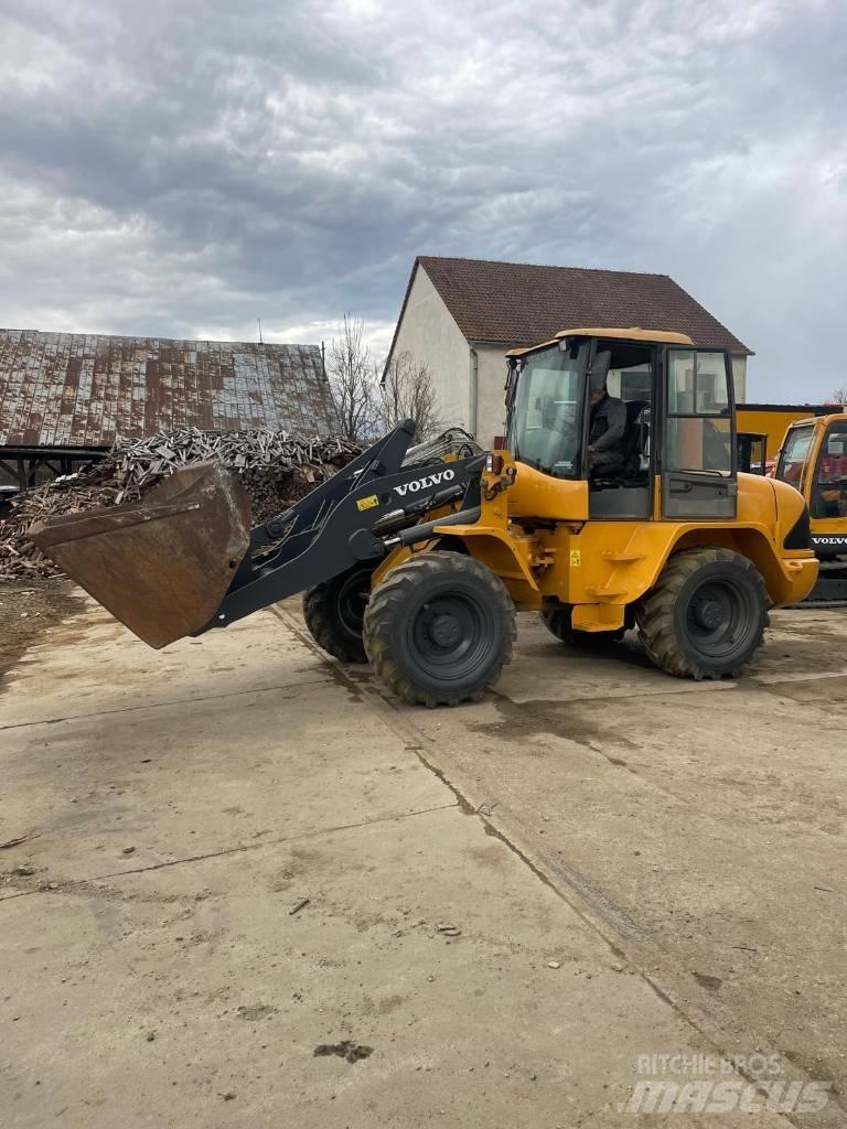 Volvo L 40 B Pale gommate