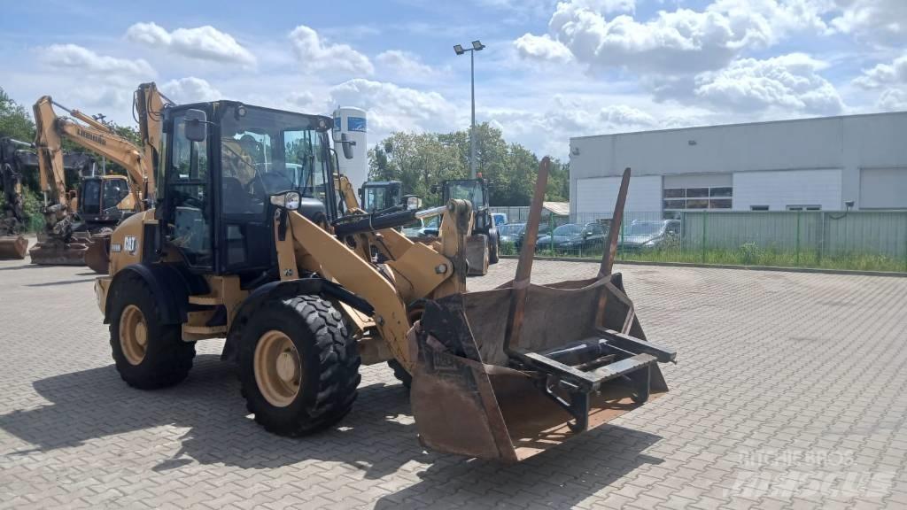 CAT 908 M Pale gommate