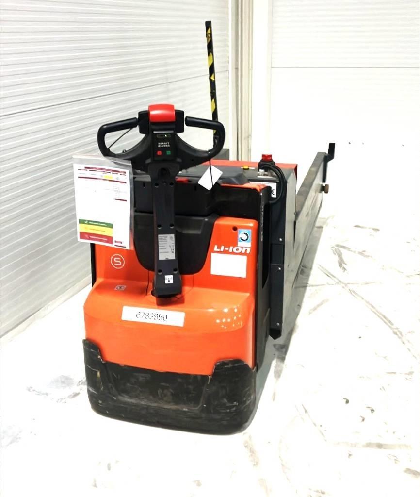 Toyota LWE200 + tugger Transpallet elettrici a timone
