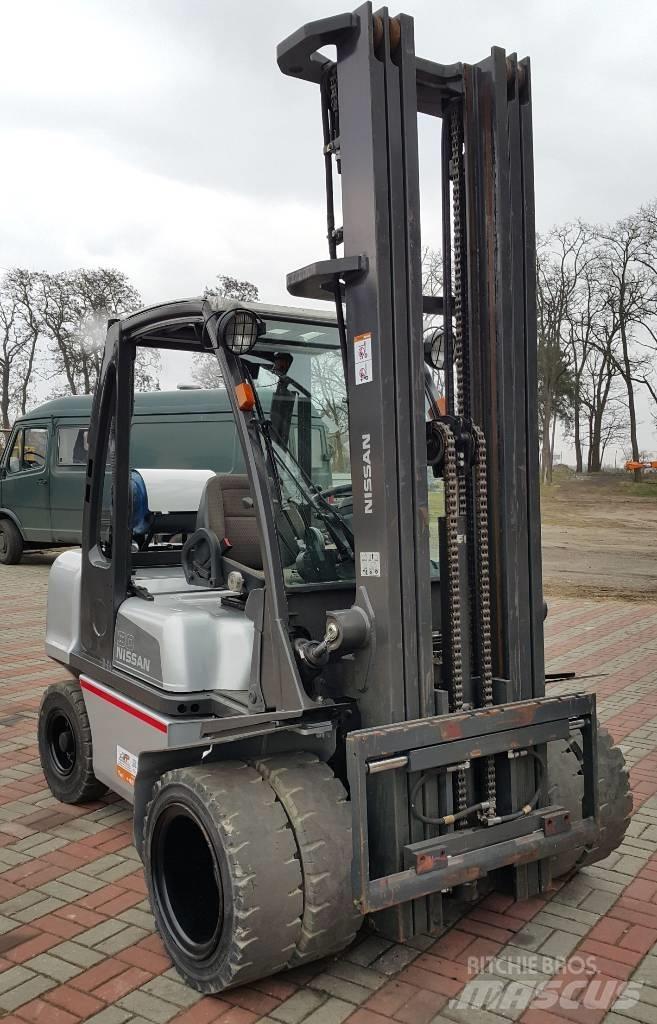 Nissan UG1D2A30LQ Carrelli elevatori GPL