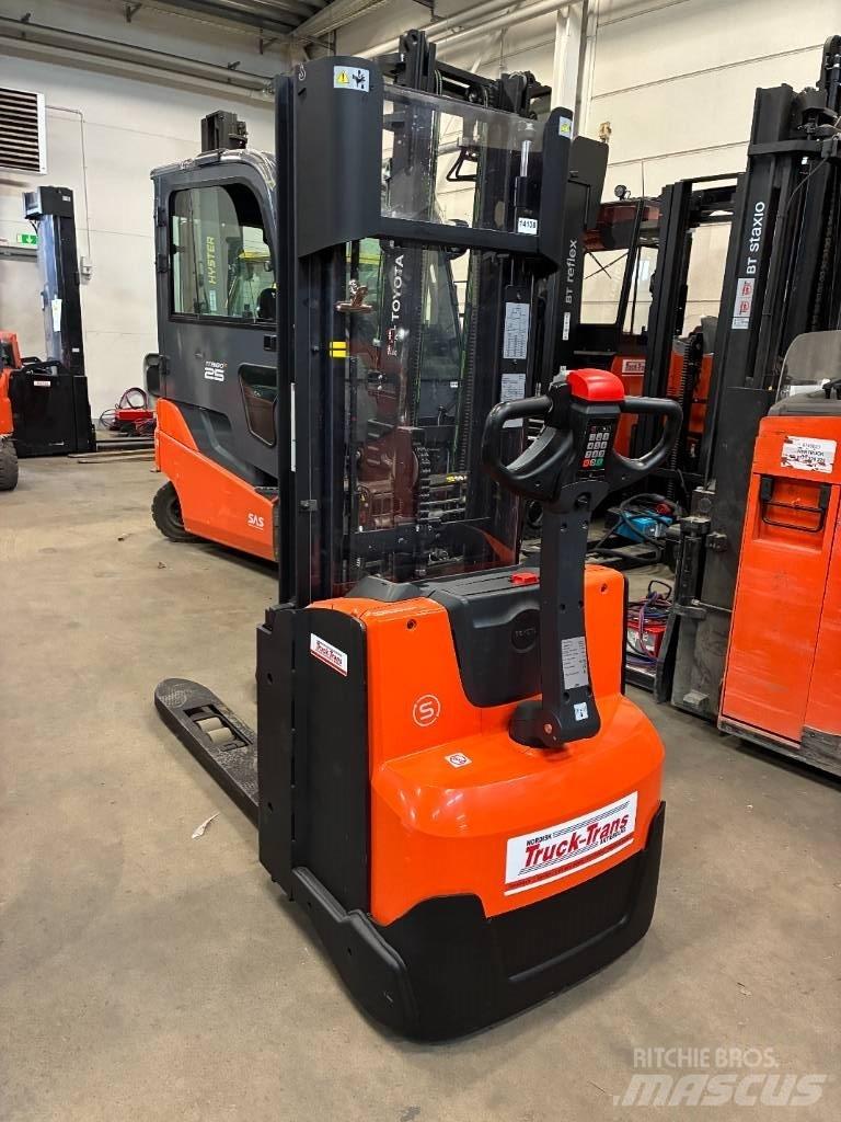 Toyota SWE120L Transpallet uomo a terra