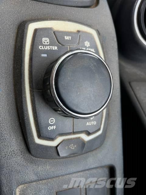 Hyundai HX140L Escavatori cingolati