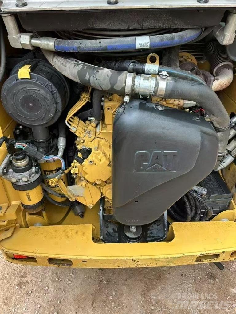 CAT 226 B 3 Mini Pale Gommate