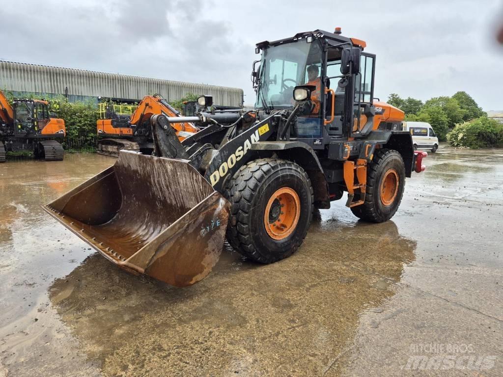 Doosan DL 250-7 Pale gommate