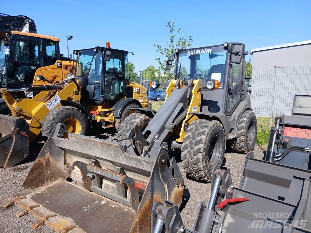 Mecalac AX 1000 Pale gommate