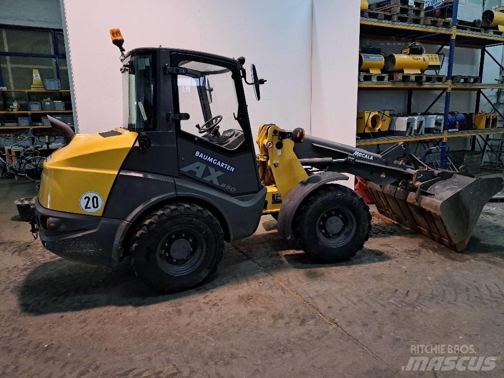 Mecalac AX 850 Pale gommate