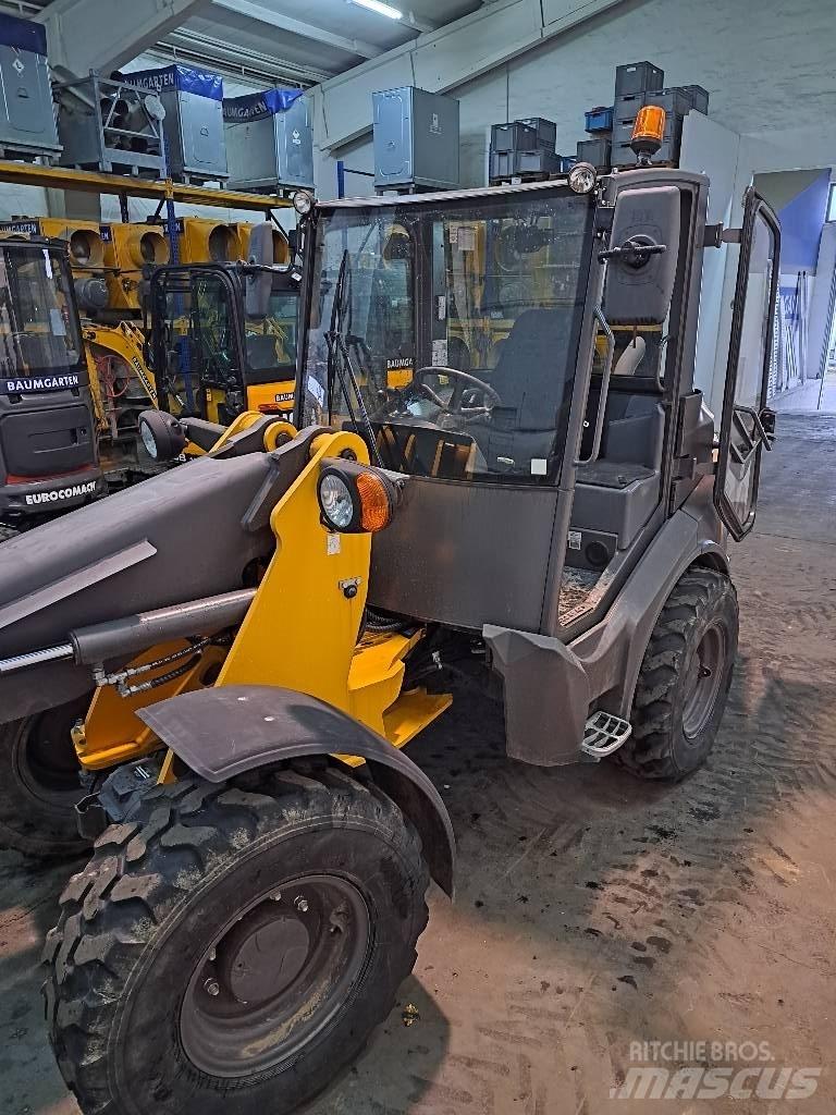 Mecalac AX 850 Pale gommate