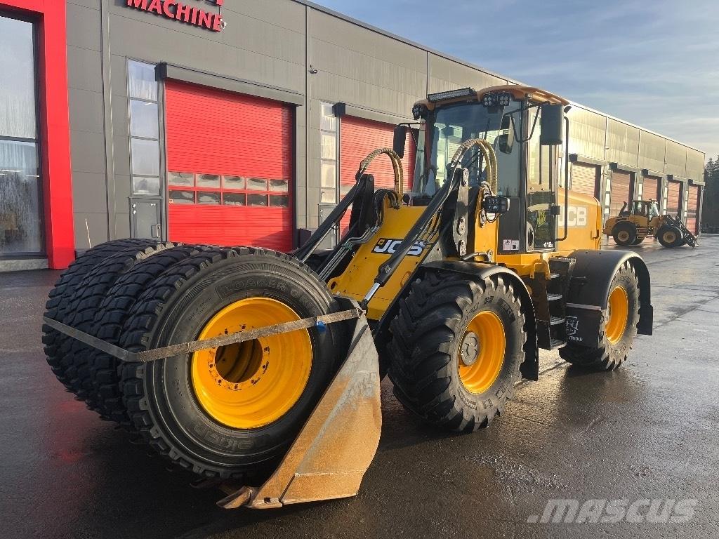 JCB 412 S /  MYYTY,SOLD Pale gommate