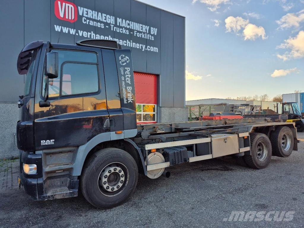 DAF 85.430 Camion con gancio di sollevamento