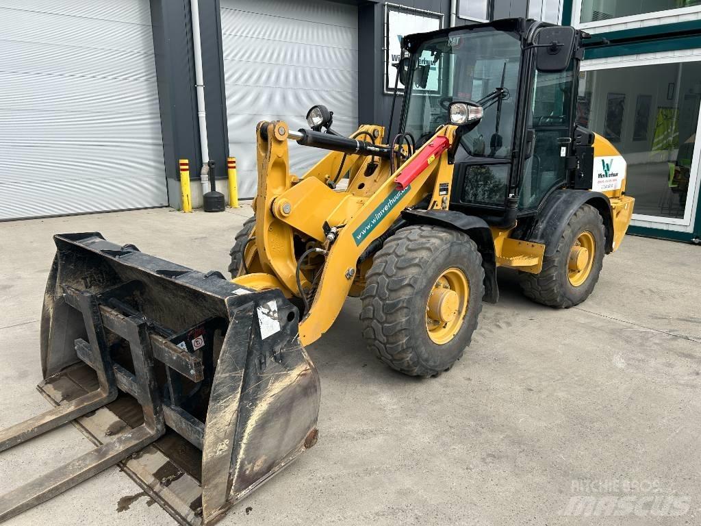 CAT 906 Mini Pale Gommate