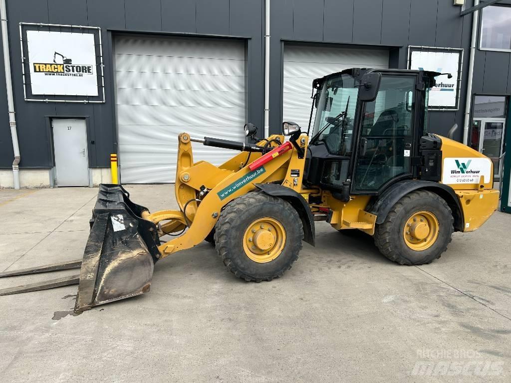 CAT 906 Mini Pale Gommate