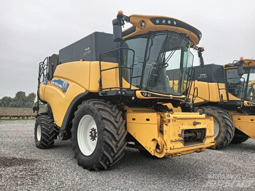 New Holland CR 7.90 Mietitrebbiatrici