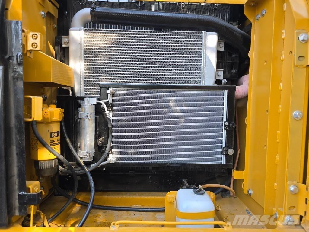 CAT 320D2 Escavatori cingolati