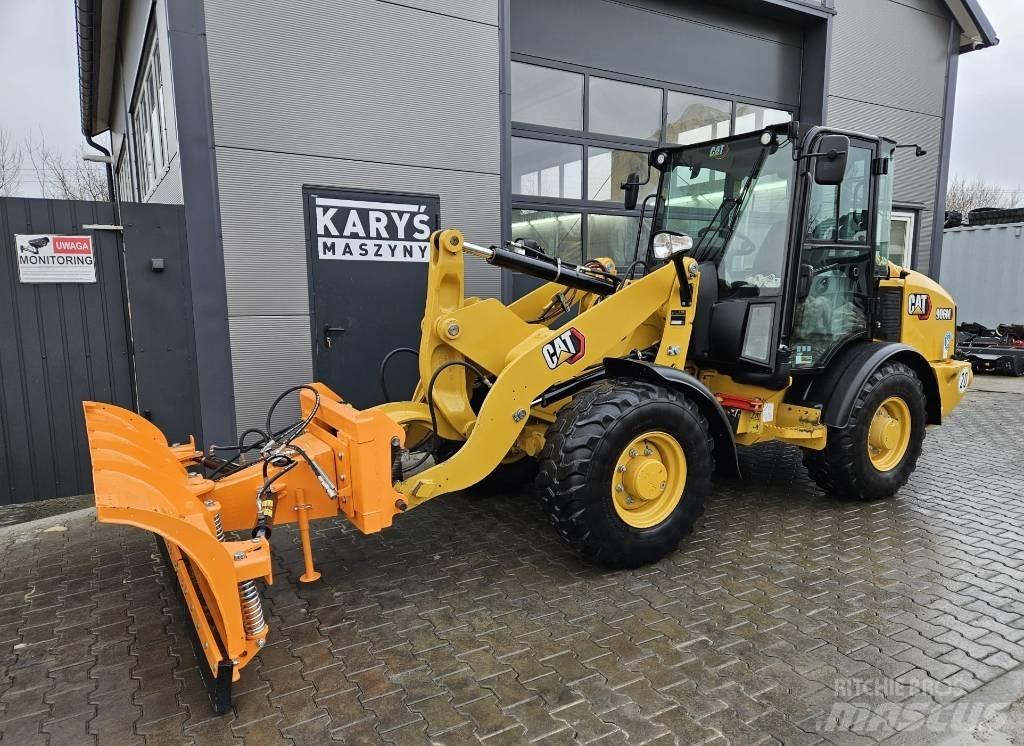 CAT 906M Pale gommate