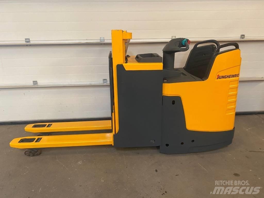 Jungheinrich ERD 220 Carelli stoccatori  automatici-usati
