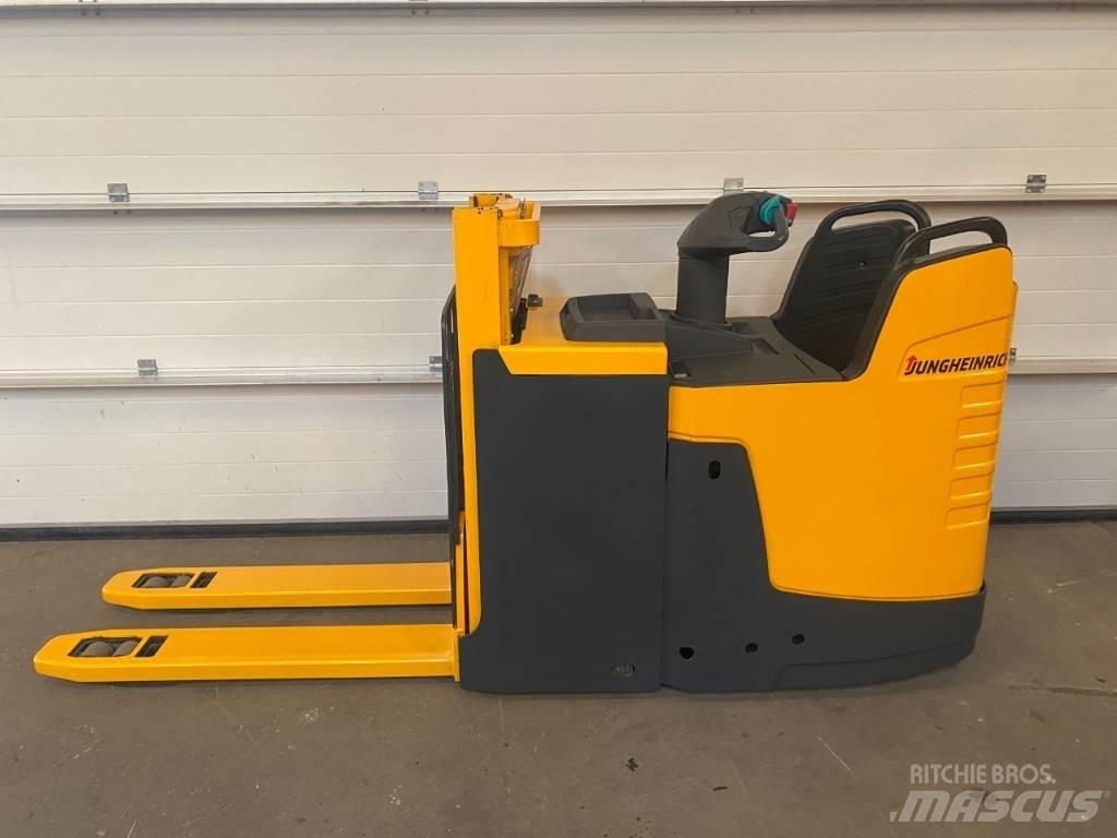Jungheinrich ERD 220 Carelli stoccatori  automatici-usati