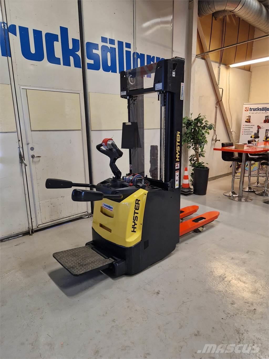Hyster S1.4S IL Transpallet uomo a terra