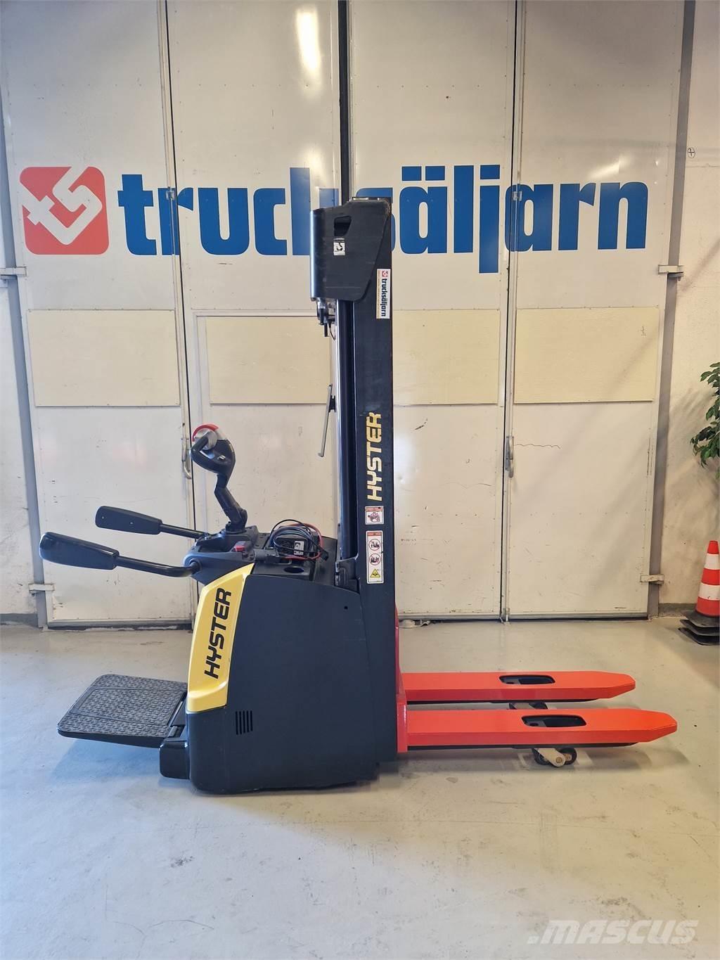 Hyster S1.4S IL Transpallet uomo a terra