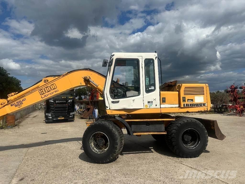 Liebherr A900 Escavatori gommati