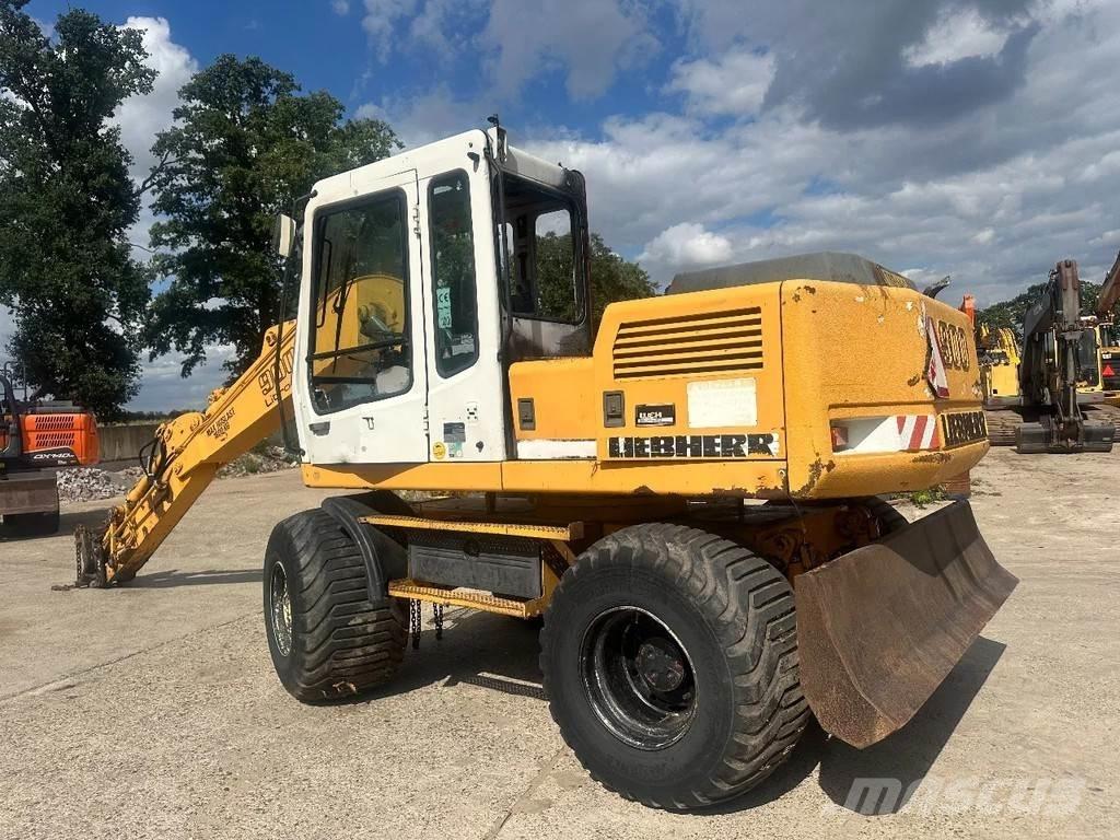 Liebherr A900 Escavatori gommati