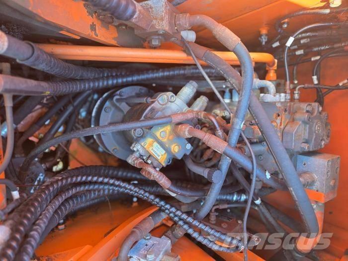 Doosan DX 140 WV-3 Escavatori gommati