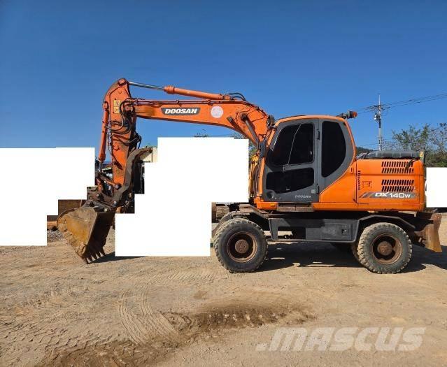 Doosan DX 140 WV-3 Escavatori gommati