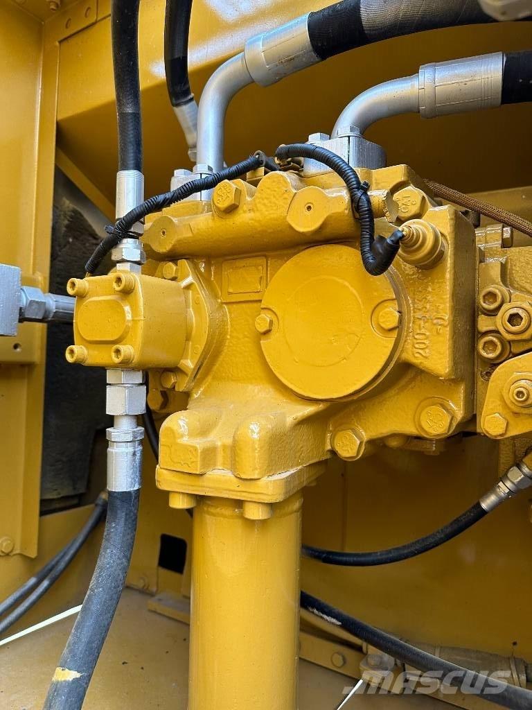 CAT 330D Escavatori cingolati