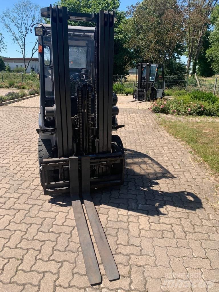 Nissan Y1D2A25Q Carrelli elevatori diesel