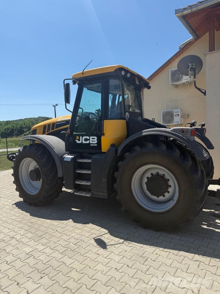 JCB JCB Fastrack3230 Trattori