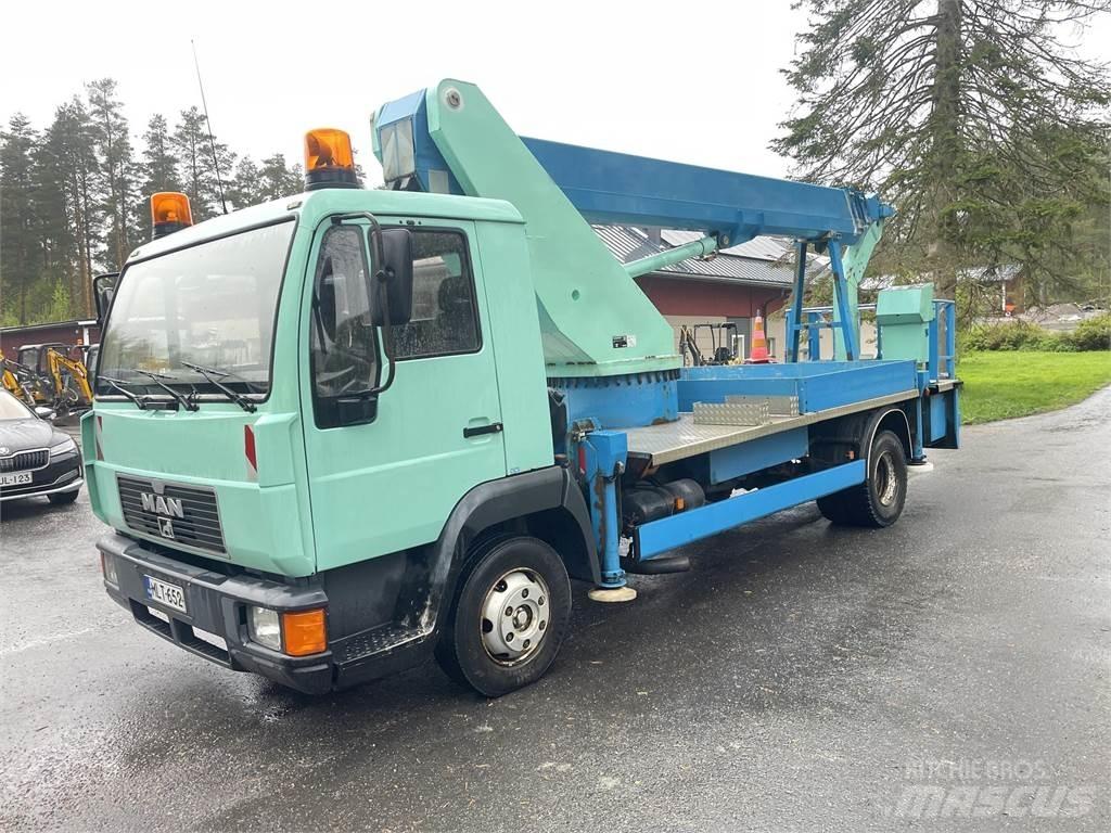 MAN L200 4x2-4300 Piattaforme autocarrate
