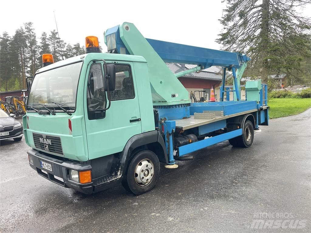 MAN L200 4x2-4300 Piattaforme autocarrate