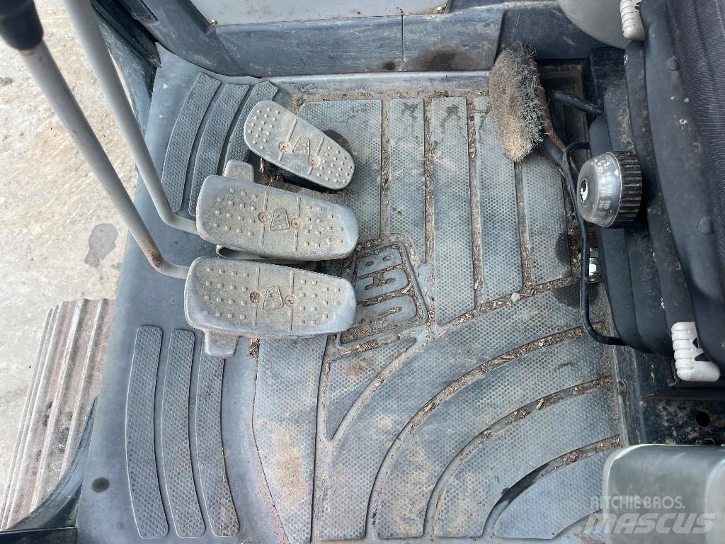 JCB JS 130 Escavatori cingolati